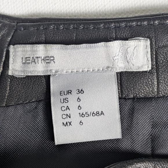 H&M Women's Leather Mini Flare Skirt Black Crocodile patterned Silver Zip Sz 6 - Picture 8 of 9